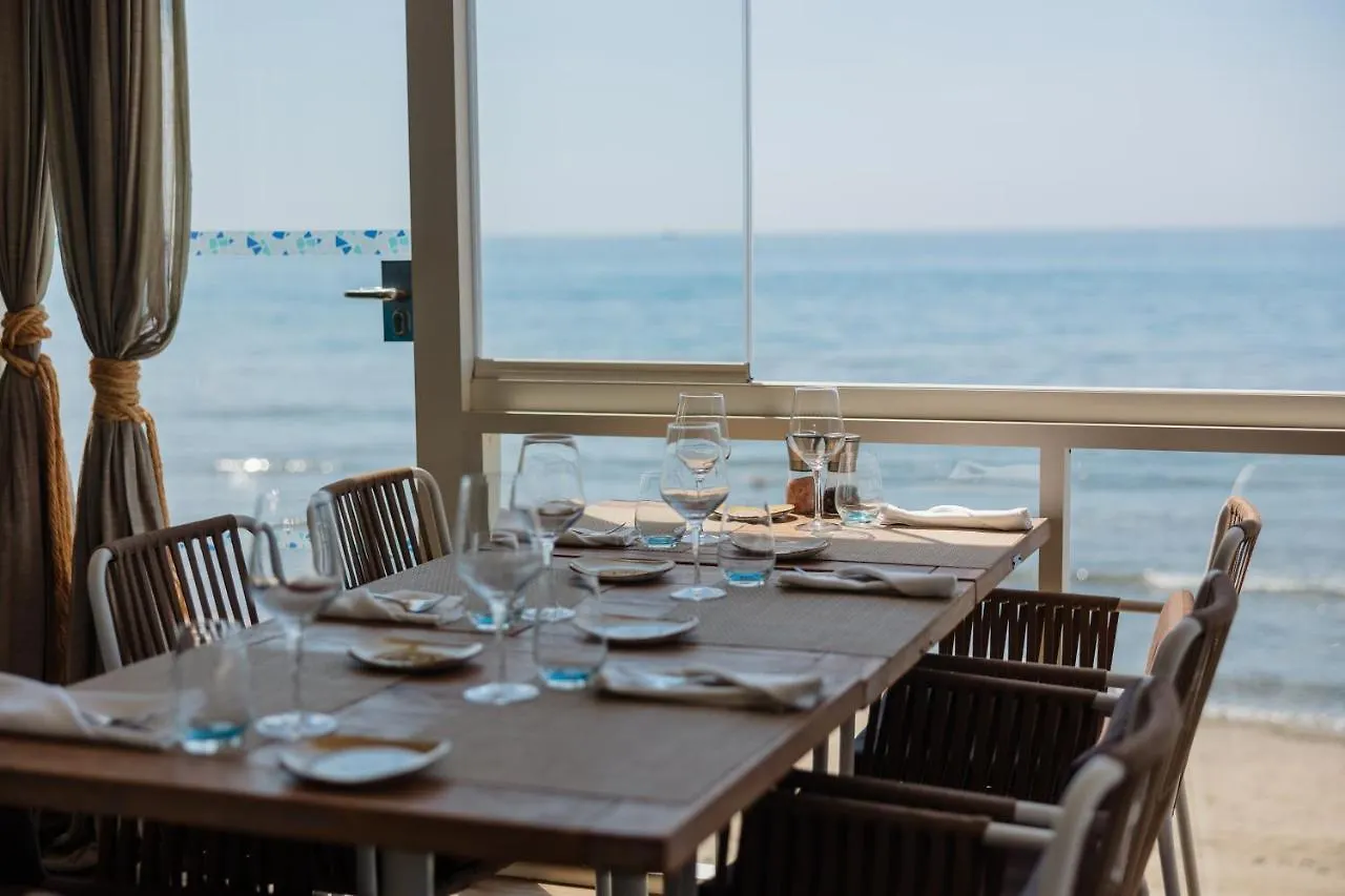 Apartment Vacation Home In The Best Location, With Terrace, Pool And Bbq, In Marbella Center