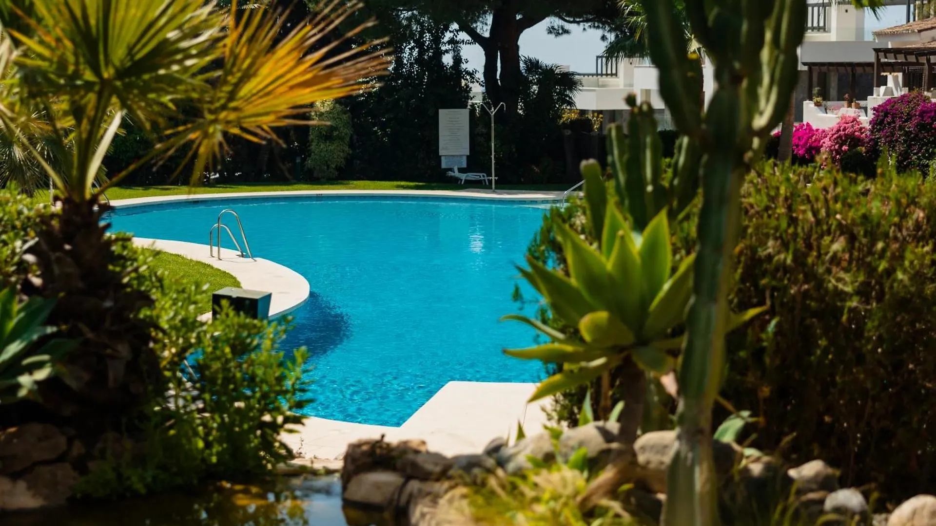 Vacation Home In The Best Location, With Terrace, Pool And Bbq, In Marbella Center